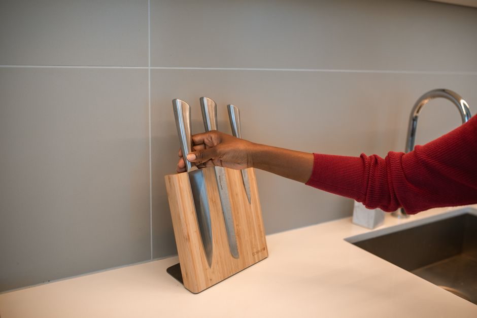 A Laminated Beech Knife Block